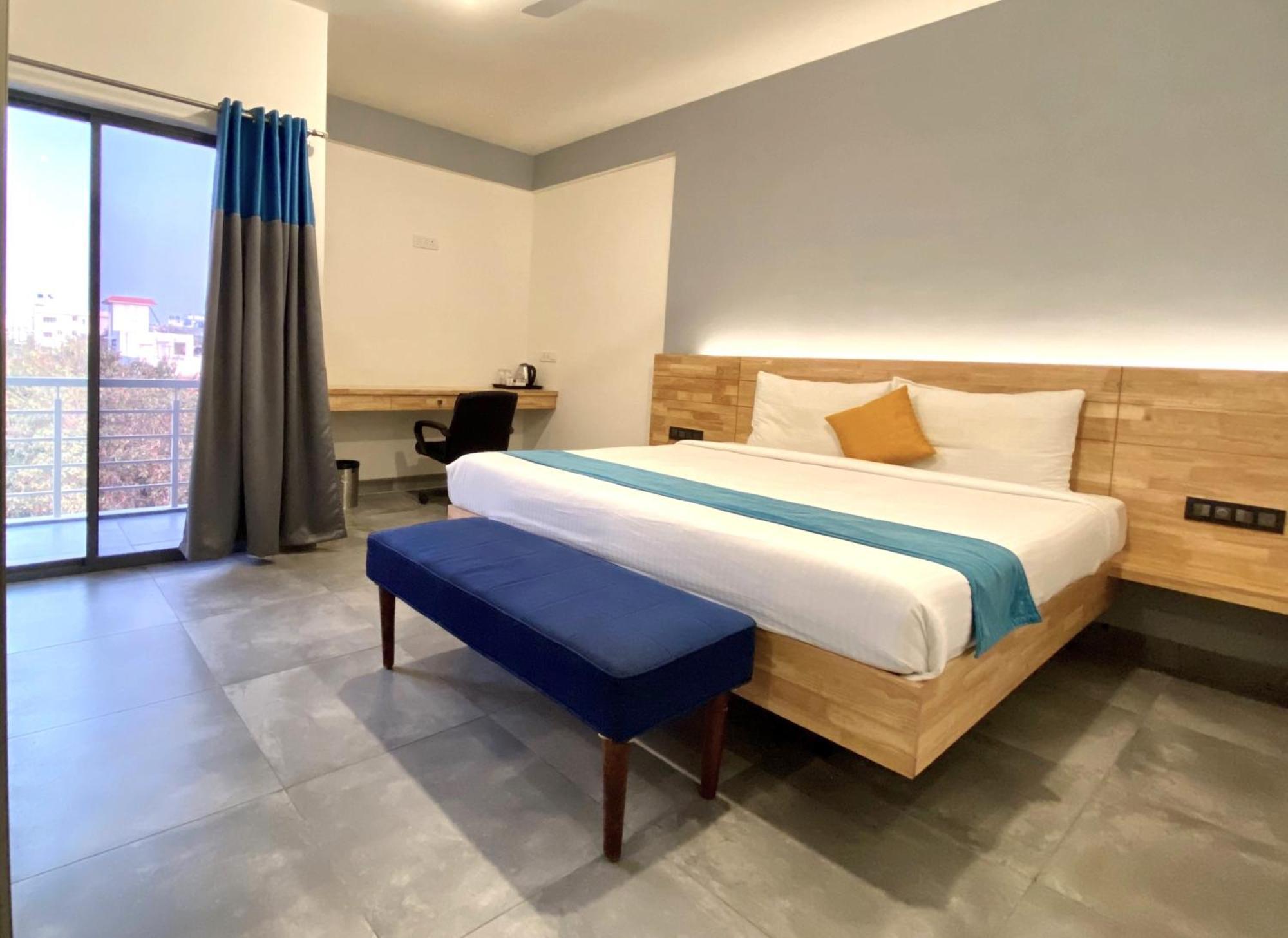 Aura Corporate Suites Bangalore Exterior foto